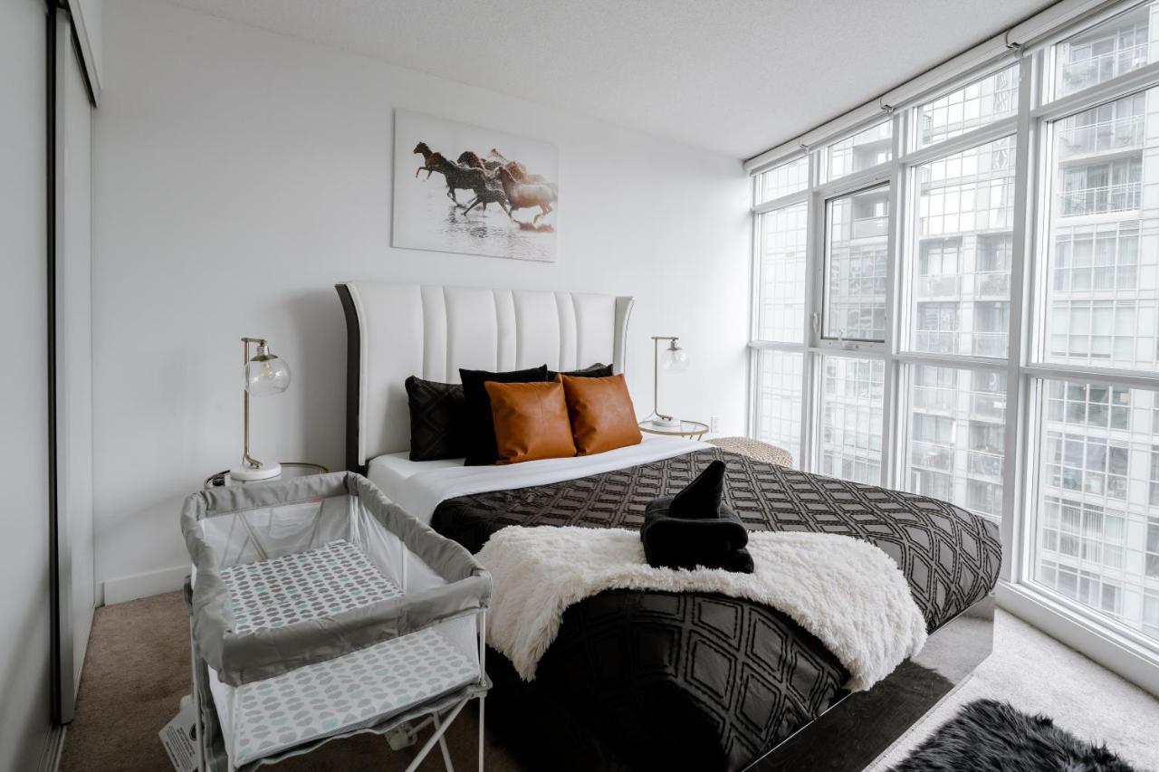 The Perfect Getaway Apartment Toronto Exterior photo
