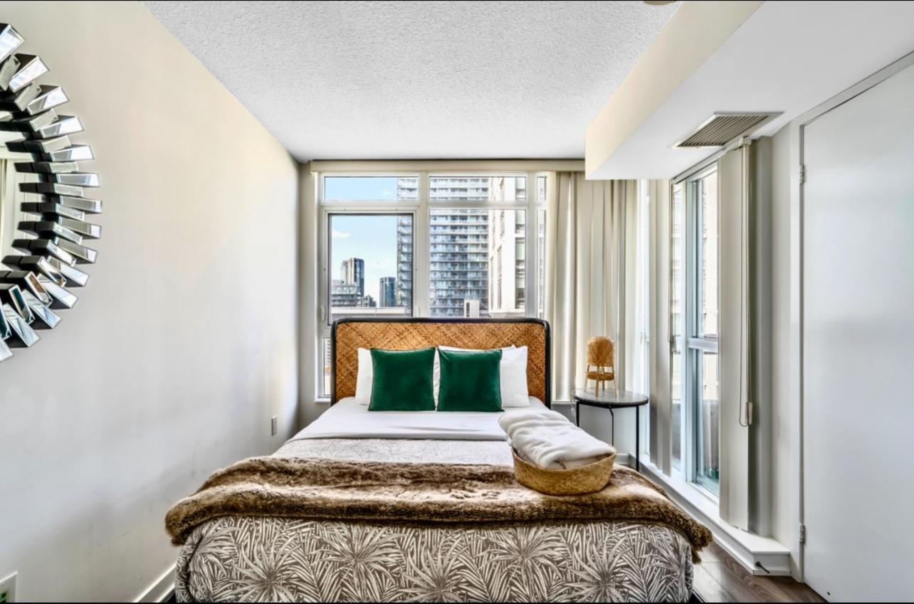 The Perfect Getaway Apartment Toronto Exterior photo